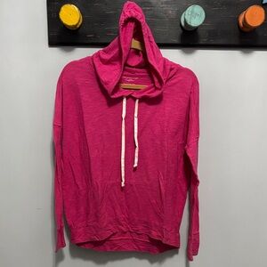 American Eagle Outfitters favorite tee Fuchsia Hoodie size medium
